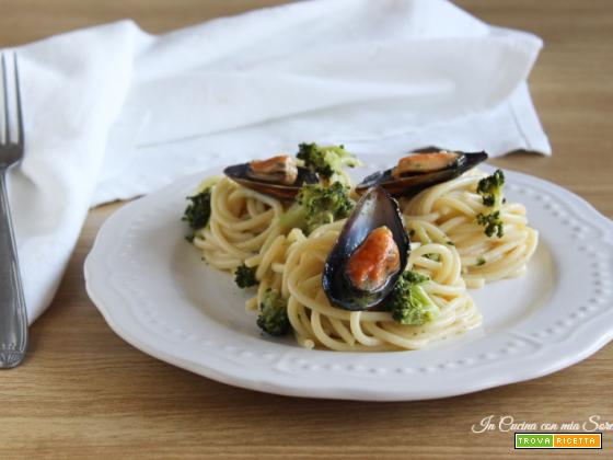 Spaghetti con broccoli cozze e colatura di alici di Cetara