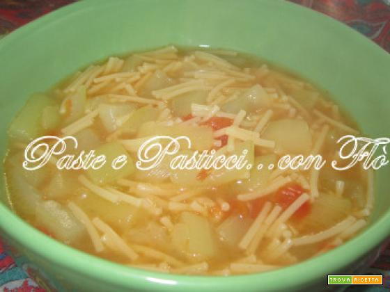minestra di pasta con la zucchina lunga