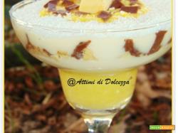 BICCHIERE DI CREMA AL LATTE DI COCCO E MANGO