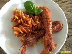 Come preparare un delizioso sugo con le canocchie