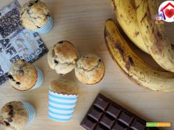 Muffin alla banana con gocce di cioccolato