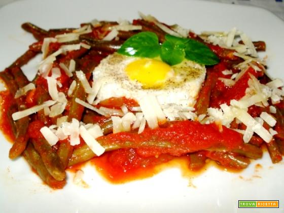 Uova e fagiolini in salsa (per 4)
