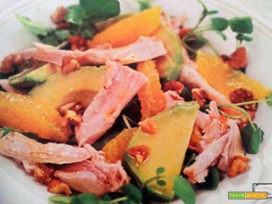Insalata di pollo con arancia e avocado