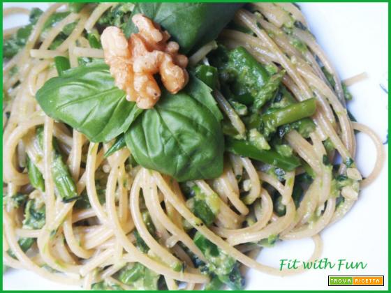 Spaghetti con Pesto di Basilico e Asparagi