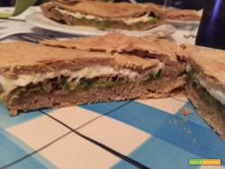 Focaccia farcita con farina di frumento e segale