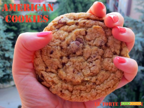 American Cookies (Biscotti americani con gocce di cioccolato)