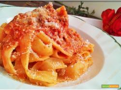 Pappardelle con ragù di pollo | leggero