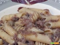 La pasta dei due (radicchio, gorgonzola e noci)