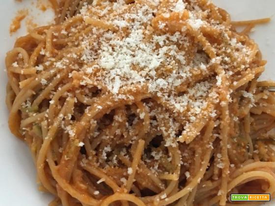 Spaghetti integrali al sugo di zucchine con il Companion