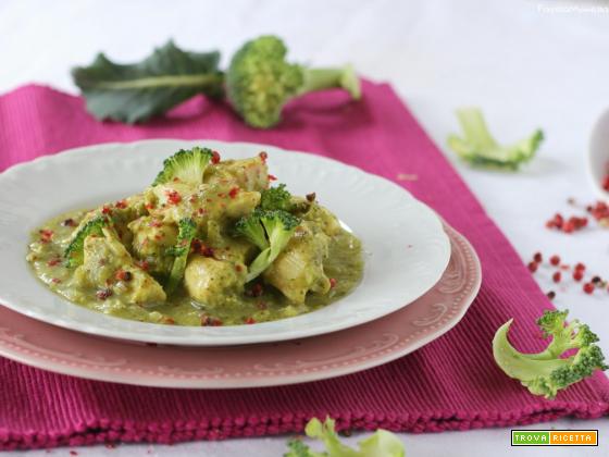 Spezzatino di pollo ai broccoli curry e pepe rosa