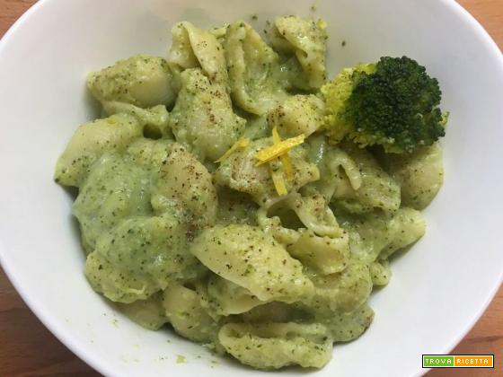 Pasta alla crema di broccoli e limone