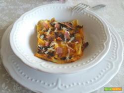 Lasagne alla zucca con coriandoli di radicchio e prosciutto – Ricetta pasta al forno di carnevale