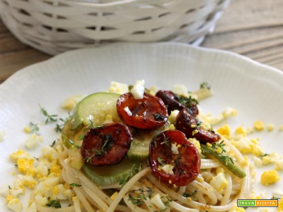 Spaghetti pomodorini confit, zucchine e uova sode