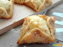Flaounes: focaccine cipriote al formaggio