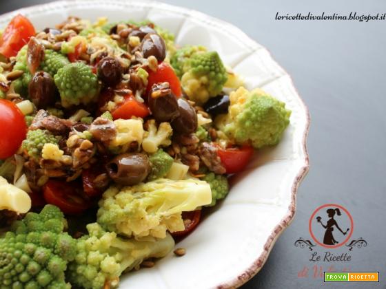 Broccolo romanesco in insalata con pomodorini, acciughe e olive taggiasche