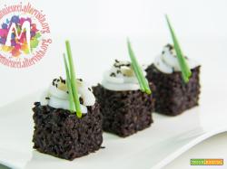 Black Rice Cube Salad: Insalata di Riso Nero e calamari agli agrumi