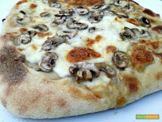 Pizza al gorgonzola e funghi (con lievito madre)