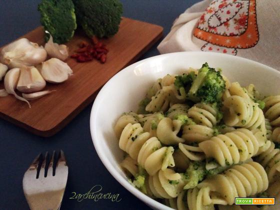 Pasta con il cavol broccolo – ricetta veloce