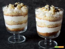 Mousse allo zenzero con pan di Spagna e gocce di cioccolato