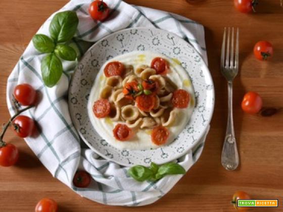 Orecchiette Integrali con Pomodoro e Mozzarella
