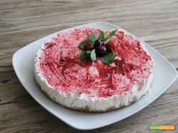 Cheesecake yogurt greco, ciliegie e profumo di menta – più facile di così!