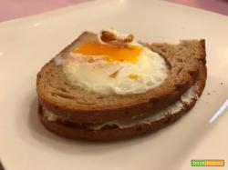 Senza Bimby, Egg-in-a-Hole-Sandwhic di Pane di Segale con Uova al Tegamino