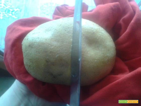 Come sbucciare le patate lesse
