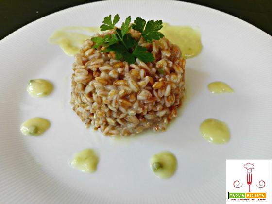 Farro con crema di asparagi