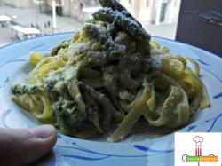 Tagliatelle cremose agli asparagi