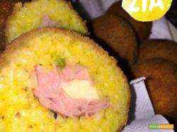 Arancini zafferano e mortadella | pesto e pomodori