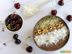 Smoothie bowl alla ciliegia 