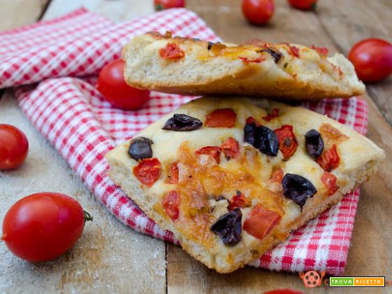 Pizza con pomodorini e olive nere â Ricetta Bimby e non