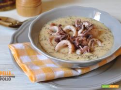 Vellutata di cannellini con calamari