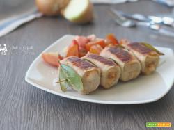 Involtini di pollo in camicia di bacon