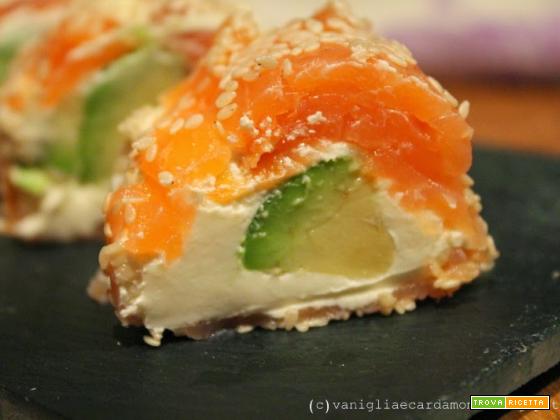 Bocconcini di salmone e avocado