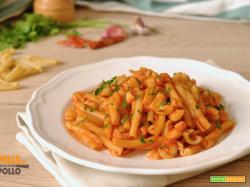 Pasta con sugo di seppie e pomodoro