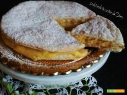 Torta di sfoglia alla crema e mele
