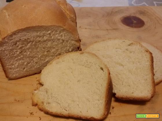 Pane con farina di kamut nella macchina del pane