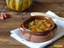 Zuppa di farro con zucca e lenticchie