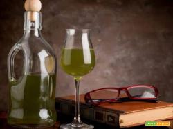 Rosolio alla malva e santoreggia: un liquore molto speciale