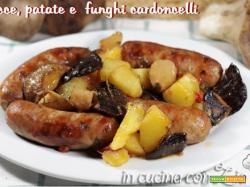 Patate cardoncelli e salsiccia al forno