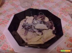 AGNOLOTTI CON RADICCHIO E SALSICCE