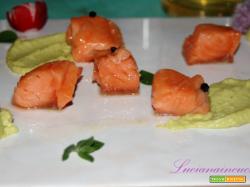 Cubi di salmone cotto a bassa temperatura