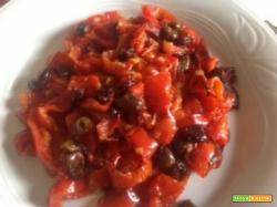 Peperoni croccantelli al forno con olive taggiasche