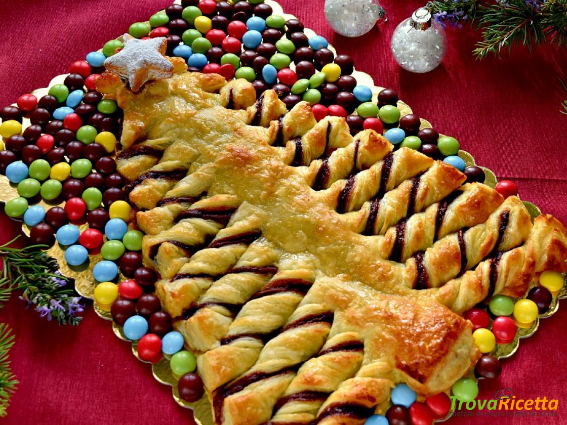 Albero Di Natale Pasta Sfoglia E Nutella.Albero Di Natale Di Pasta Sfoglia E Nutella Ricetta Trovaricetta Com