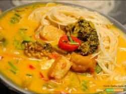 Thai Curry soup con vermicelli di riso integrale