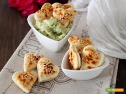 Dip di broccolo romanesco e salatini hot: accendiamo la passione