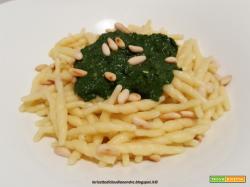 Trofie fresche con crema di cavolo nero e pinoli