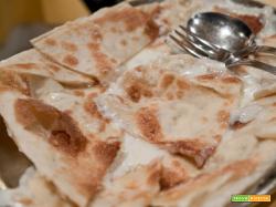 Focaccia al formaggio di Recco - Ricetta ligure