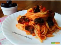 Sugo con olive e capperi